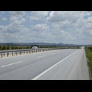 Eine kurvenlose Straße bis zum Horizont